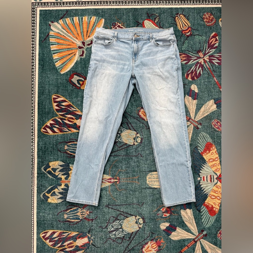 Old Navy Wow Boyfriend Mid Rise Straight Leg Light Wash Stretchy Jeans